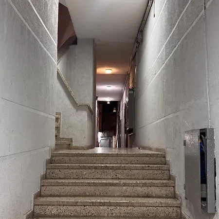 Zen Albania בית הארחה 3*