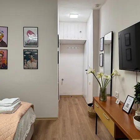 Zen Albania בית הארחה