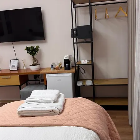 בית הארחה Zen Albania טיראנה