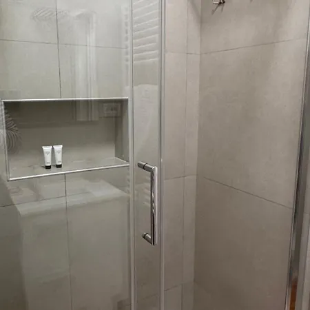 Zen Albania Konukevi Tiran