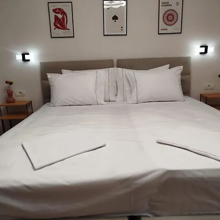 Gasthuis Zen Albania Tirana